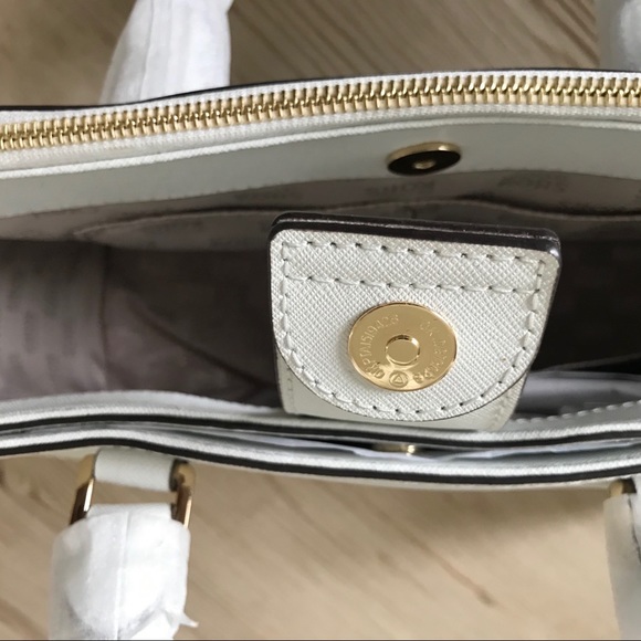 WHTE MICHAEL KORS PURSE W/ CROSSBODY -MSRP $328!! - Picture 6 of 12